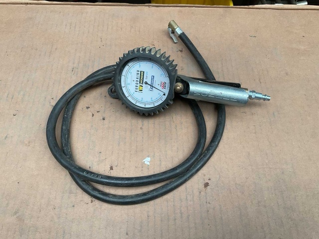 Bandenpomp met manometer