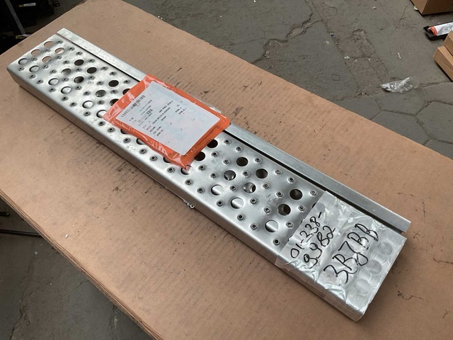 Metallic tread (2x)
