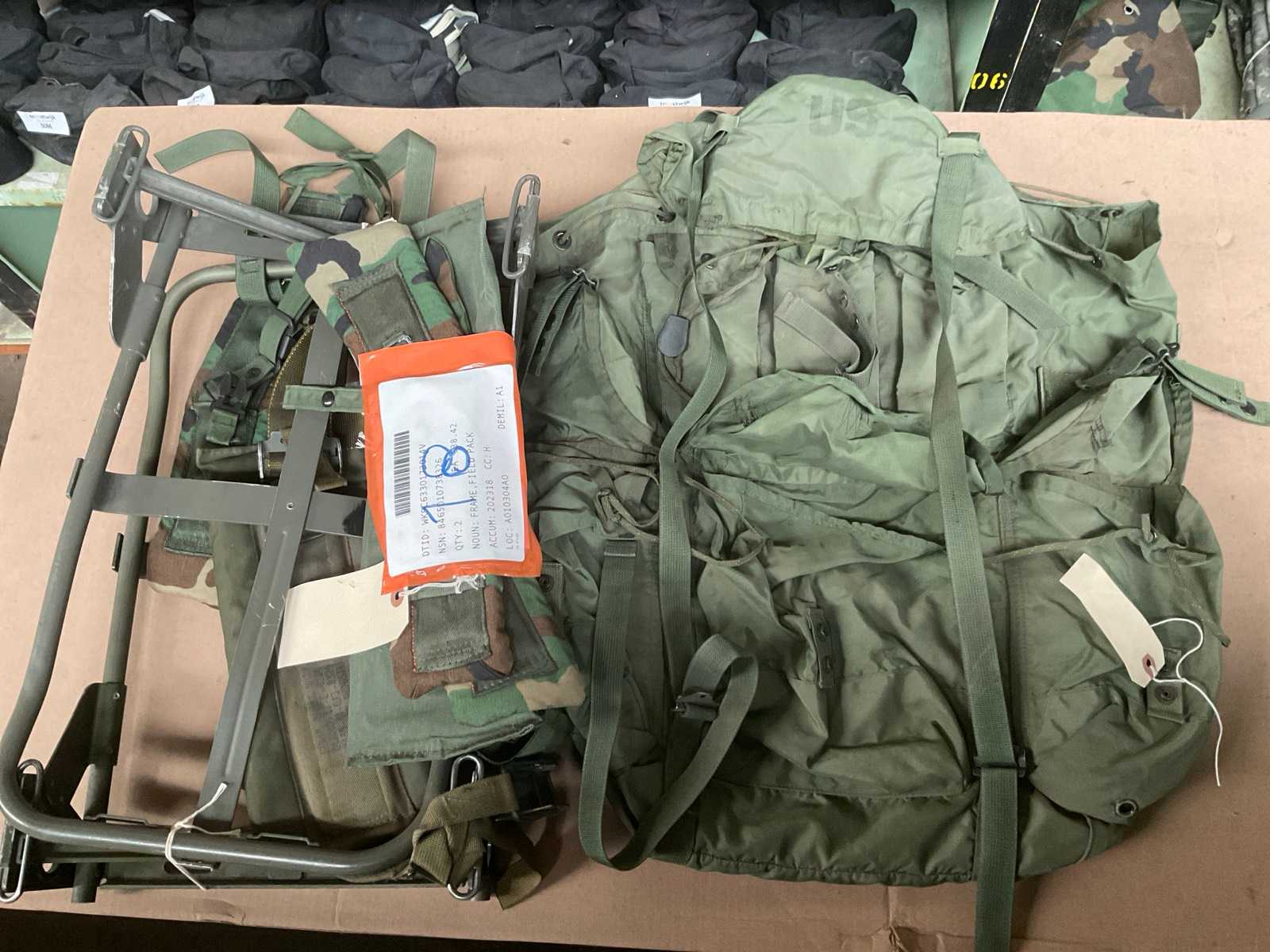 Field pack with 2 frames