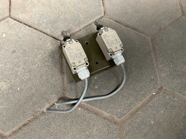 Omron Safety limit switch