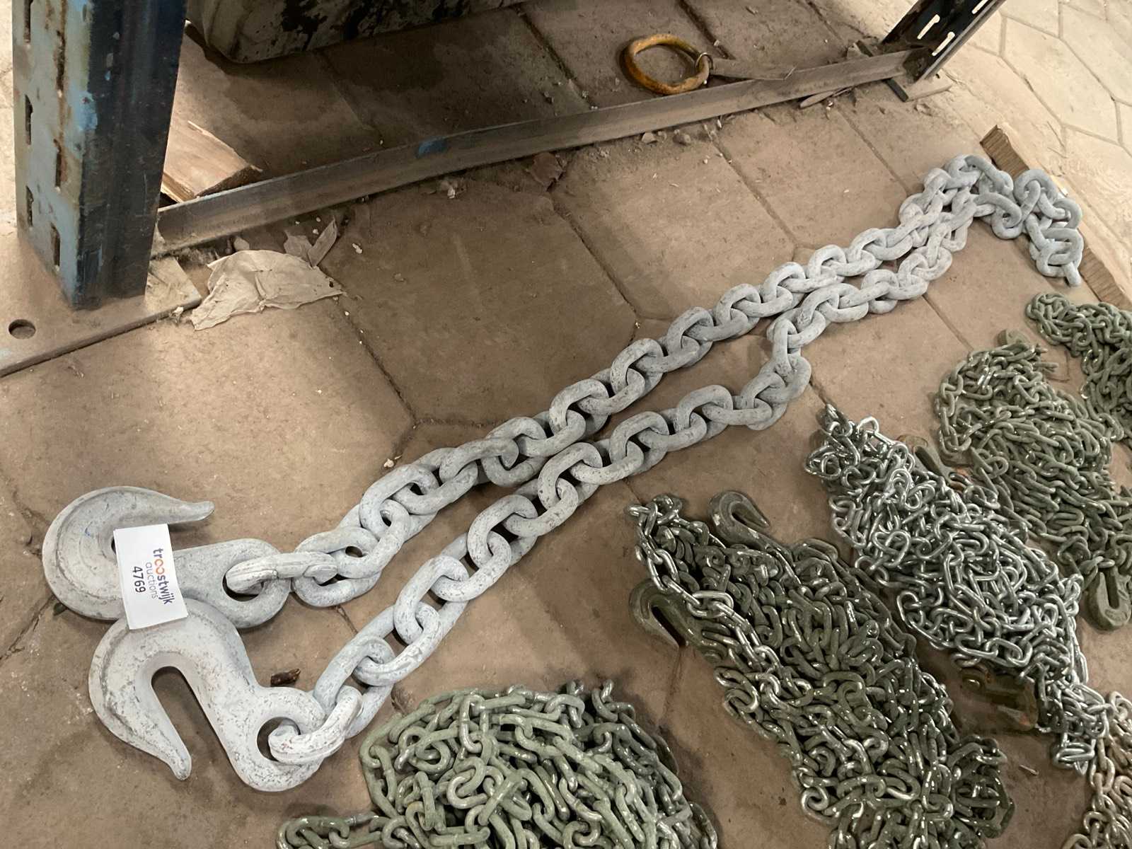 Chain assembly