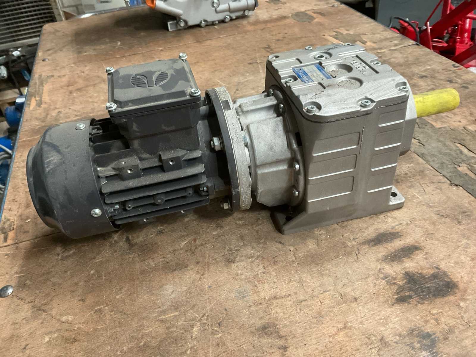 Varvel / Overveldtechniek FRD23/H1 / 4P.ST063A Elektromotor incl. Tandwielkast