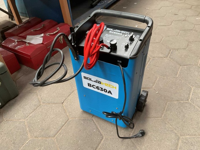 SoldaTech BC630A Acculader