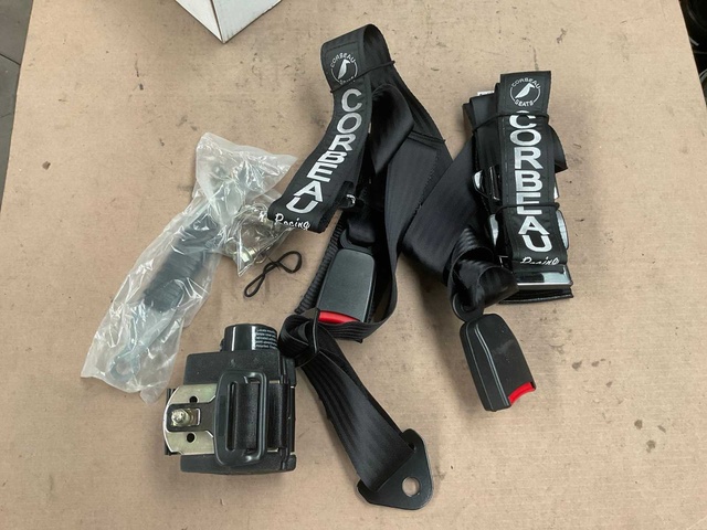Force protect Seat 3 point retractable harness (4x)