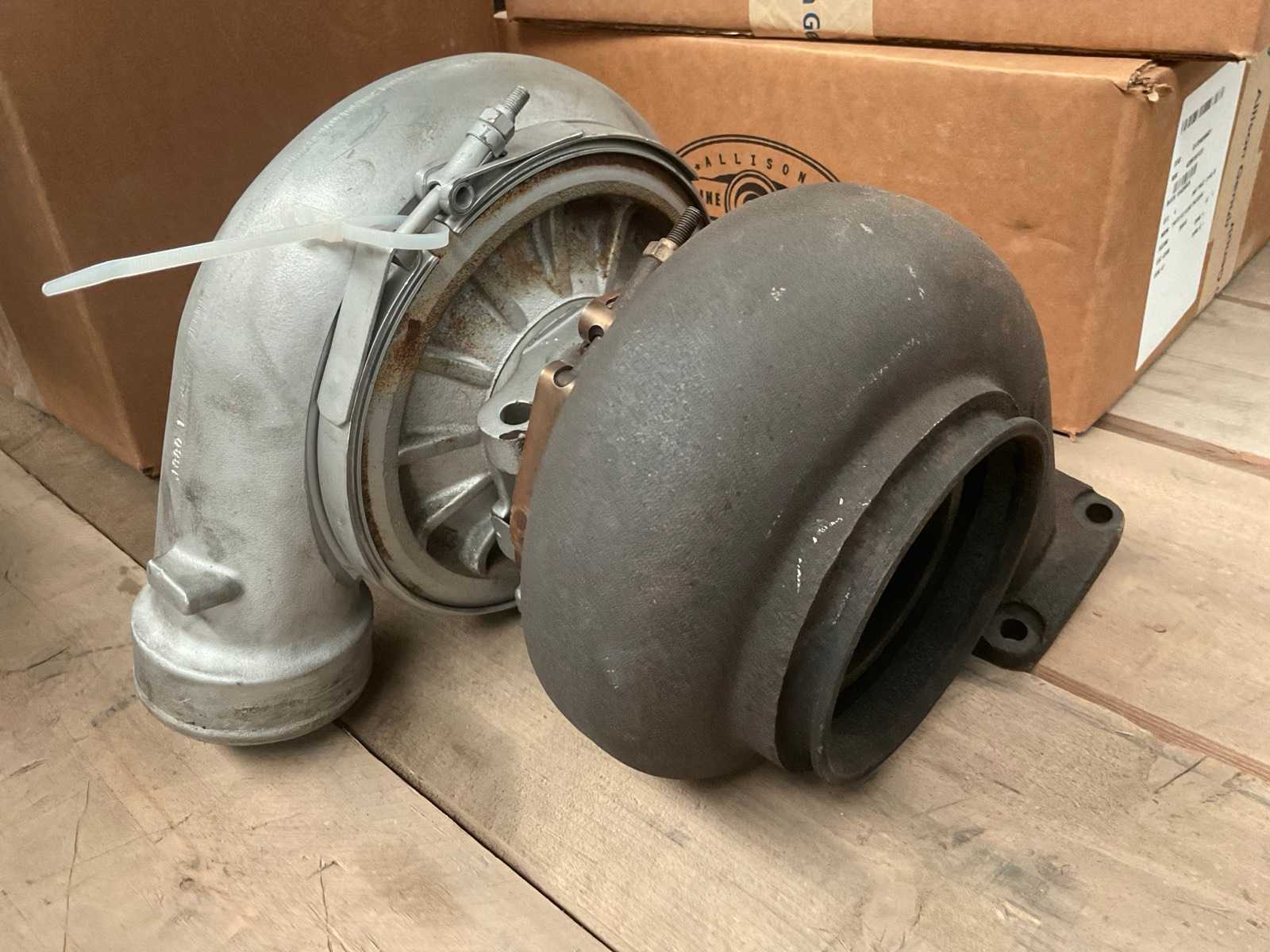 Engine turbo supercharger