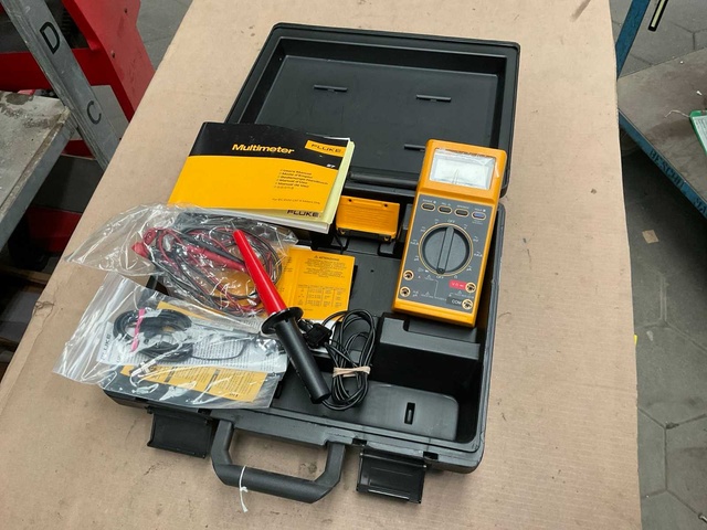 Fluke 27 Multimeter