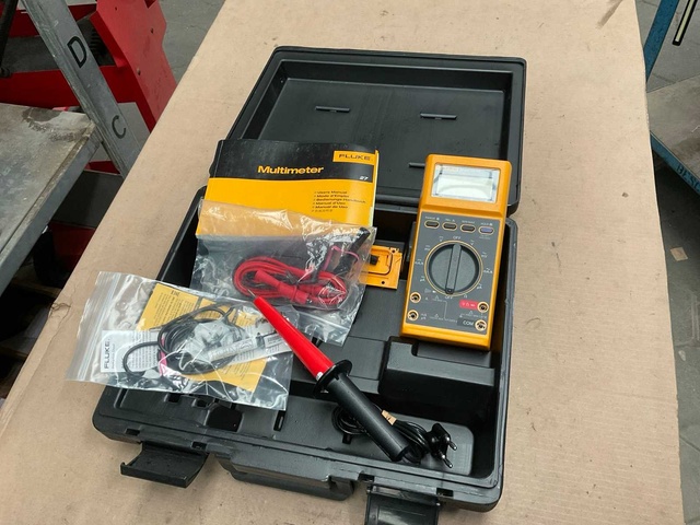 Fluke 27 Multimeter