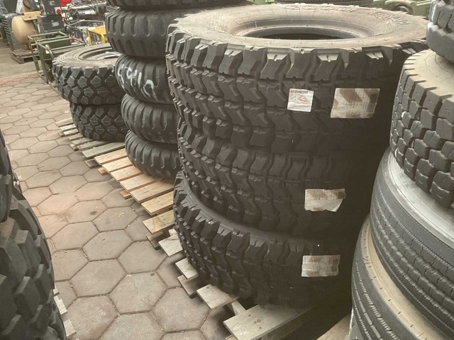 GoodYear Band (3x)