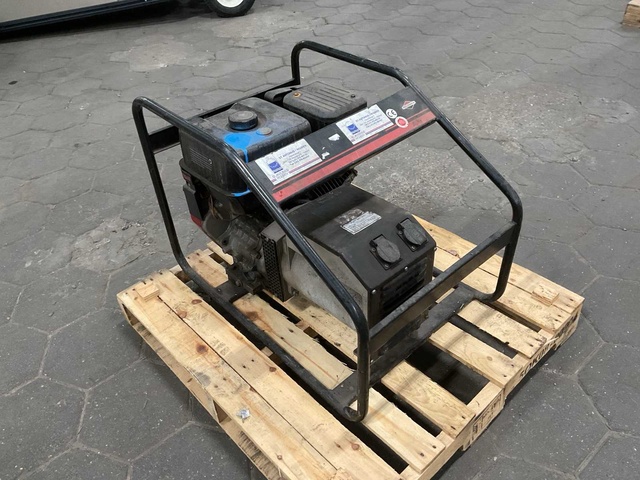 Briggs & Stratton Generator