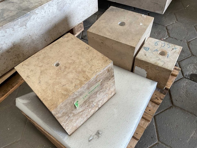 Natuursteen uit het Louvre (3x)
