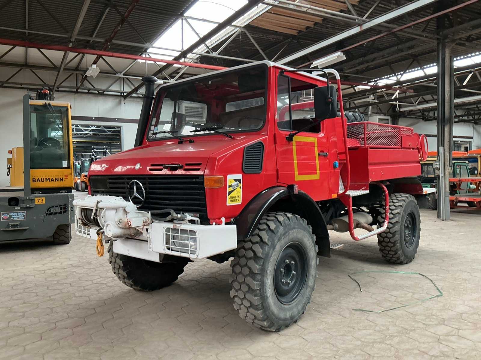 Mercedes benz Unimog 425F Brandweerwagen