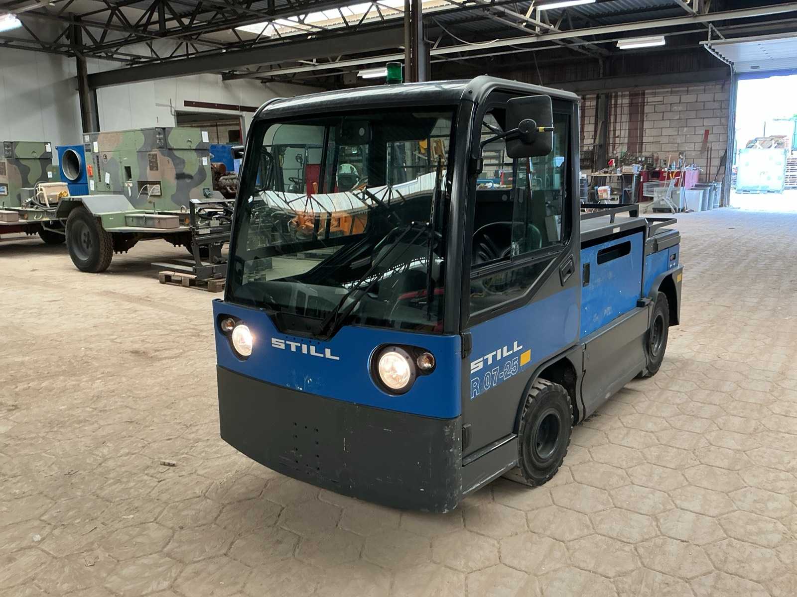 2017 Still R07-25 Warehouse tractor