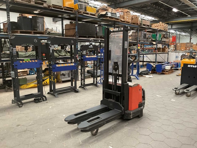 2008 BT SWE120L Stapelaar
