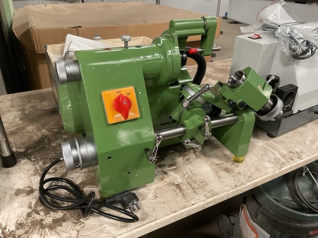 Universele Gereedschapslijpmachine