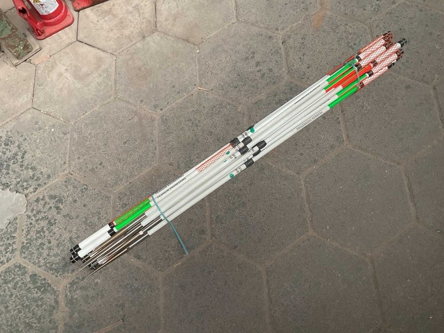 Pearson Engineering Bi-directional marker pole (25x)