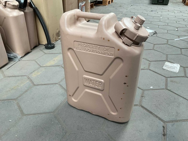 Water can (2x)