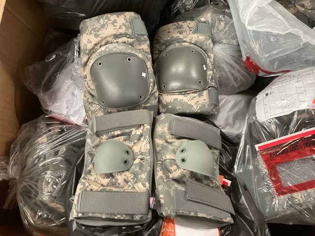 Palletbox knee and elbow pad set