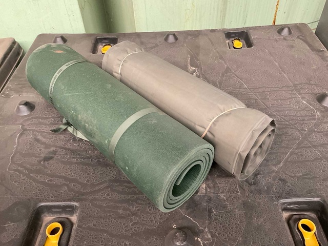 Self inflating and sleeping mats (70x)
