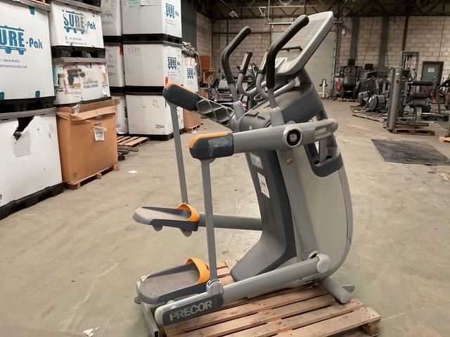 Precor 100i Crosstrainer